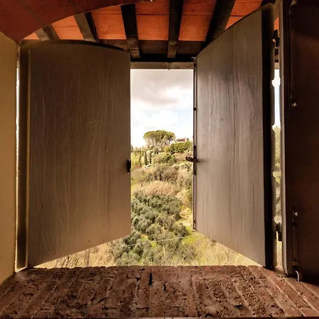 La Grotta Nel Fienile * Lari