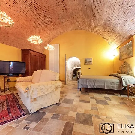 Feriehus La Grotta Nel Fienile Lari